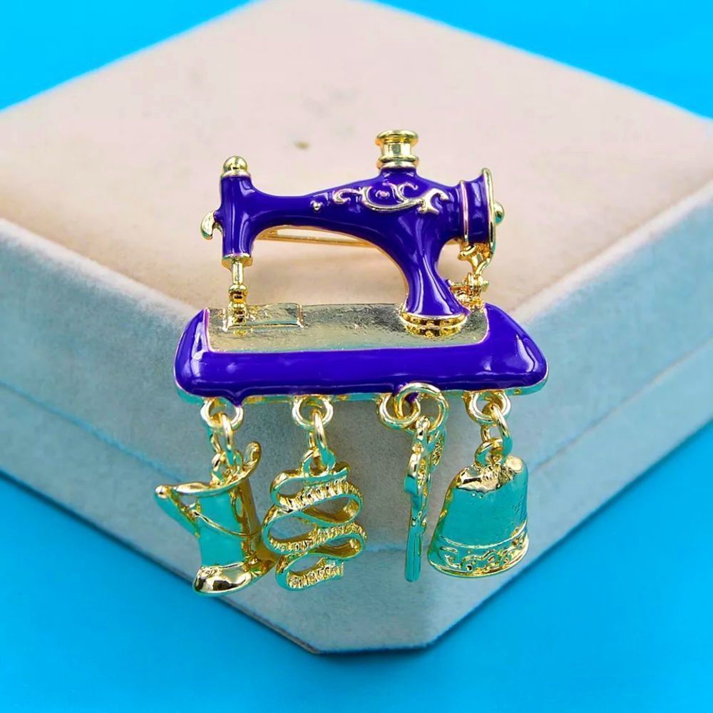 Sewing Machine Brooch - Picture 3 of 10